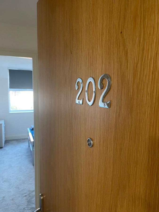#0202 One Bedroom serviced apartment-Free parking Derby Buitenkant foto